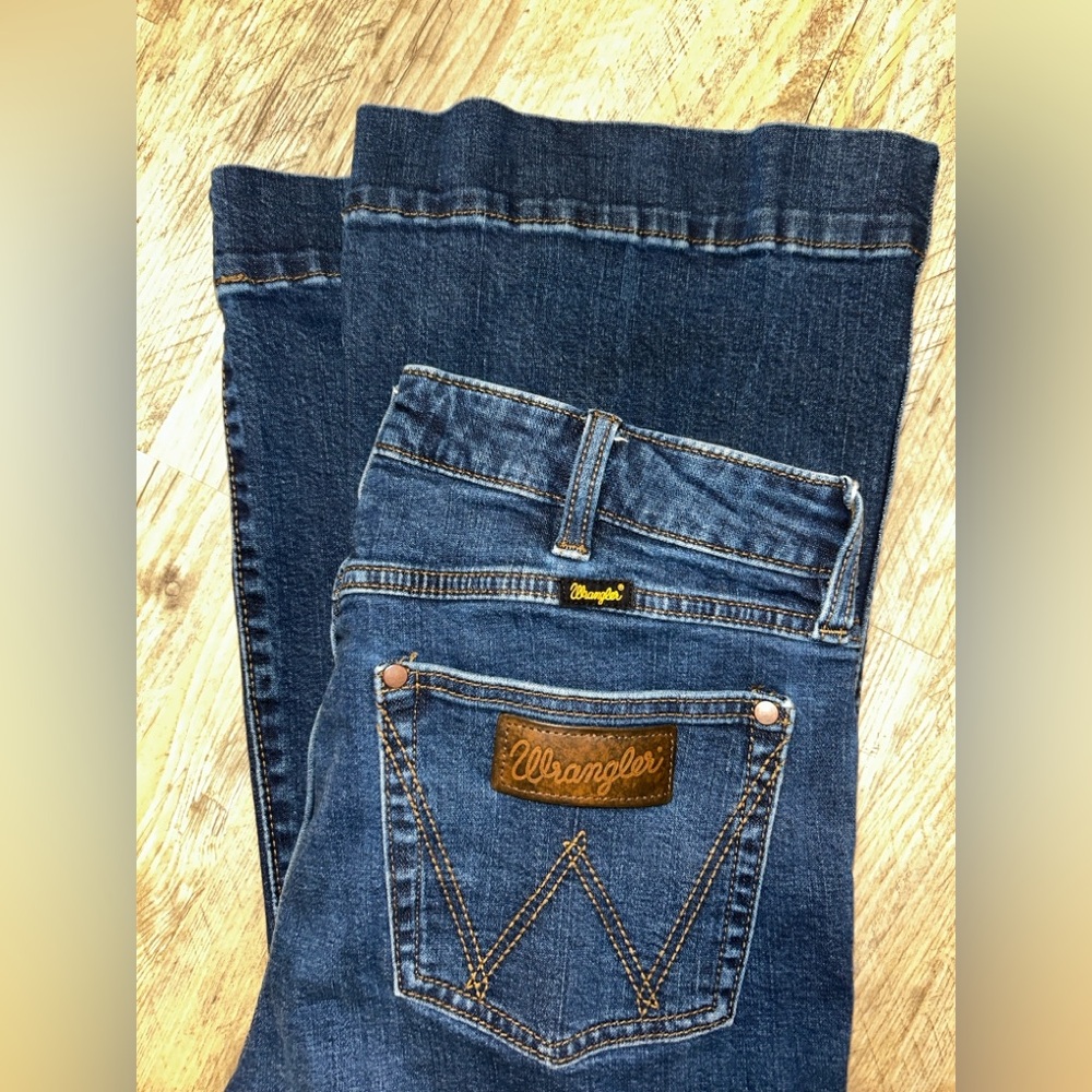 Wrangler Women's Retro Mid-Rise Trouser Jean